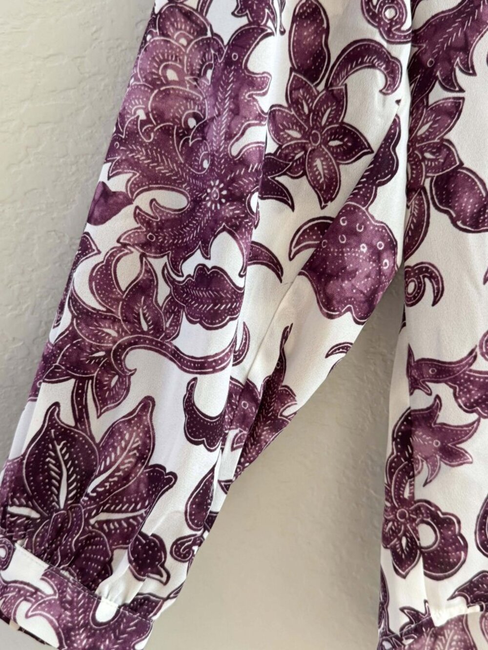 Max Sport Burgundy Floral Print Tie Neck Blouse Size M MSRP $168 - Picture 4 of 6